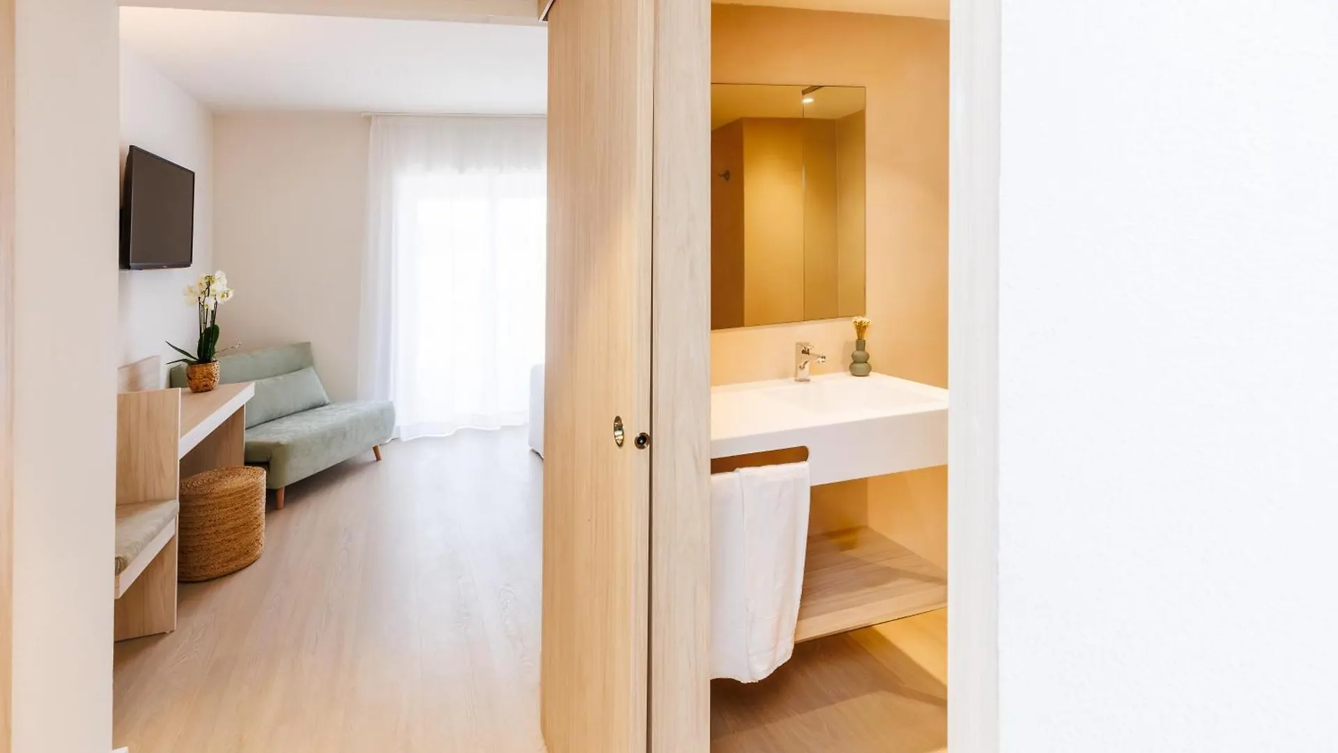 ***  Hotel O7 Alondra Cala Ratjada  Spain